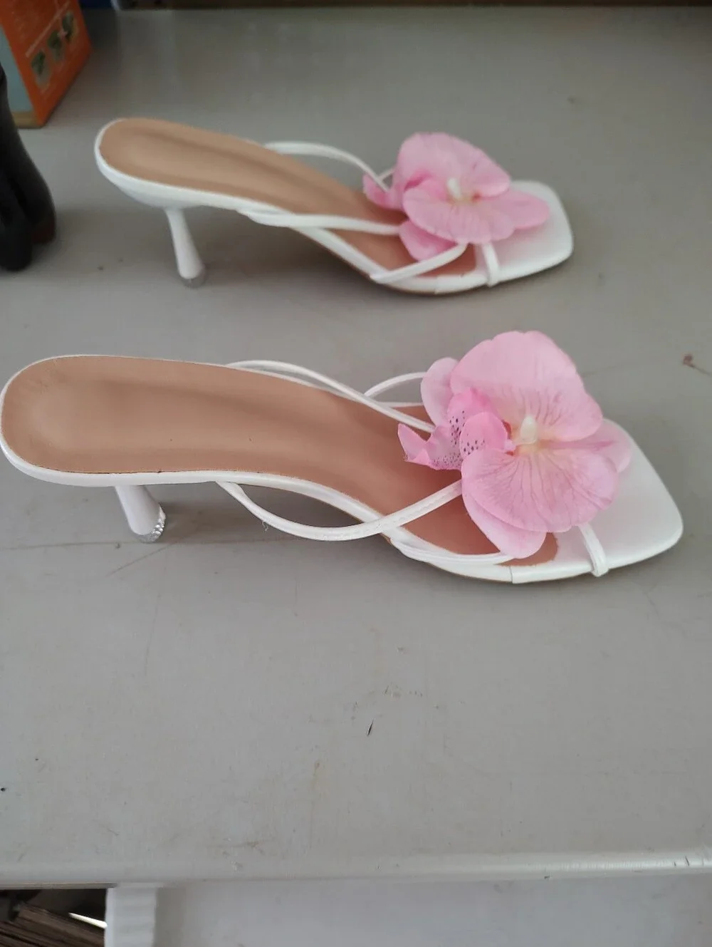 White Strappy 3D Pink Tropical Orchid Flower Kitten Heel Slip On 7